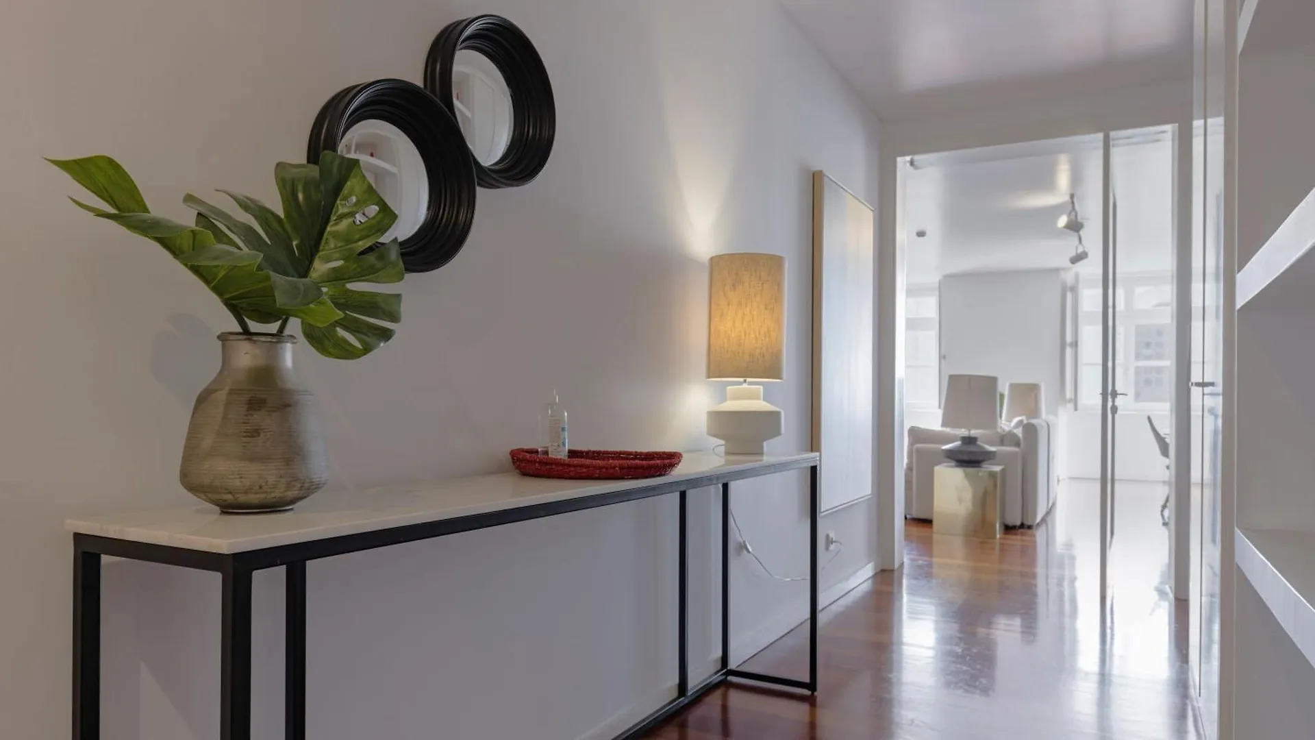 Lovelystay - Chiado 3Bedroom Wonder Lisbon Apartment