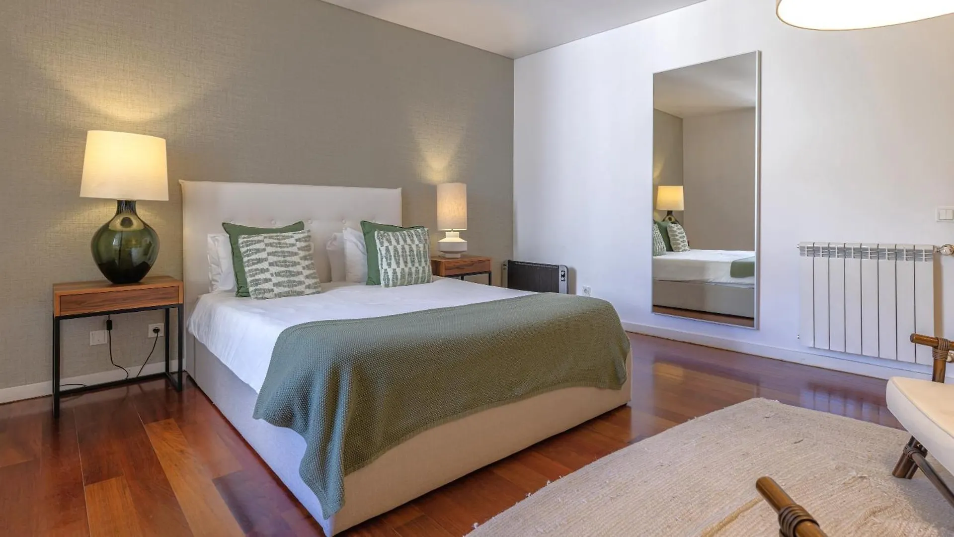 Lovelystay - Chiado 3Bedroom Wonder Lisbon Apartment