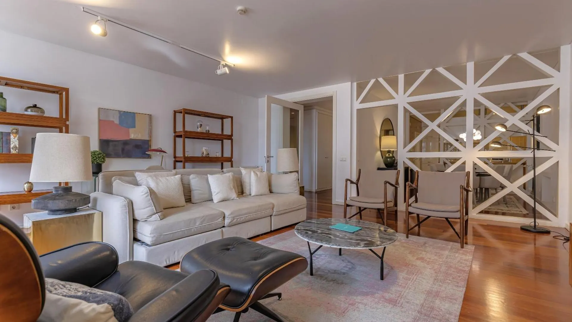 Lovelystay - Chiado 3Bedroom Wonder contacts