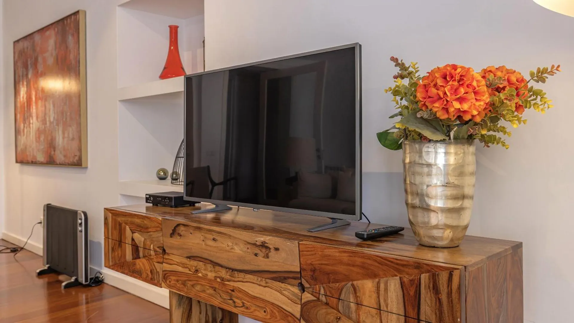 Lovelystay - Chiado 3Bedroom Wonder Lisbon Apartment