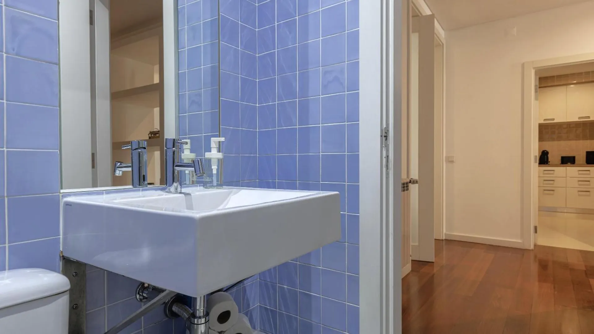 Lovelystay - Chiado 3Bedroom Wonder Lisbon Apartment