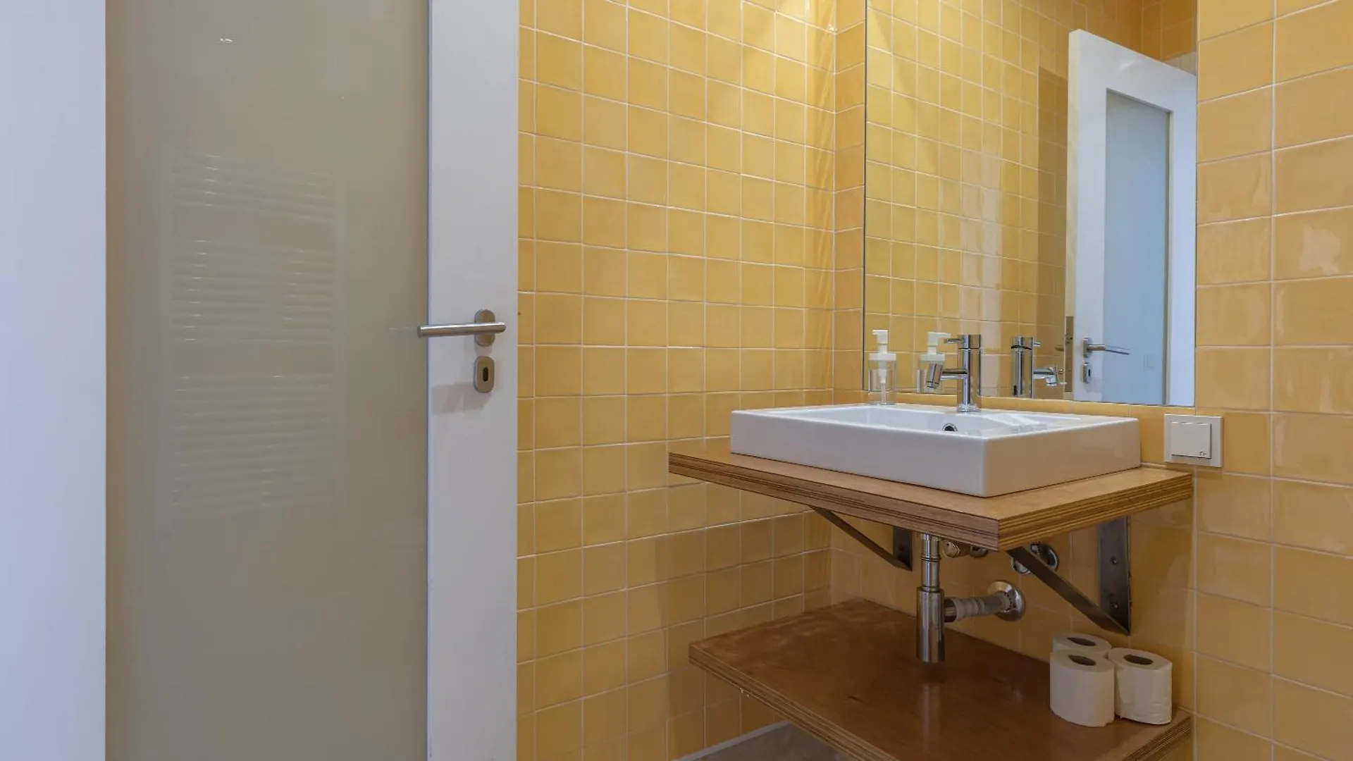 Lovelystay - Chiado 3Bedroom Wonder Lisbon 0*,