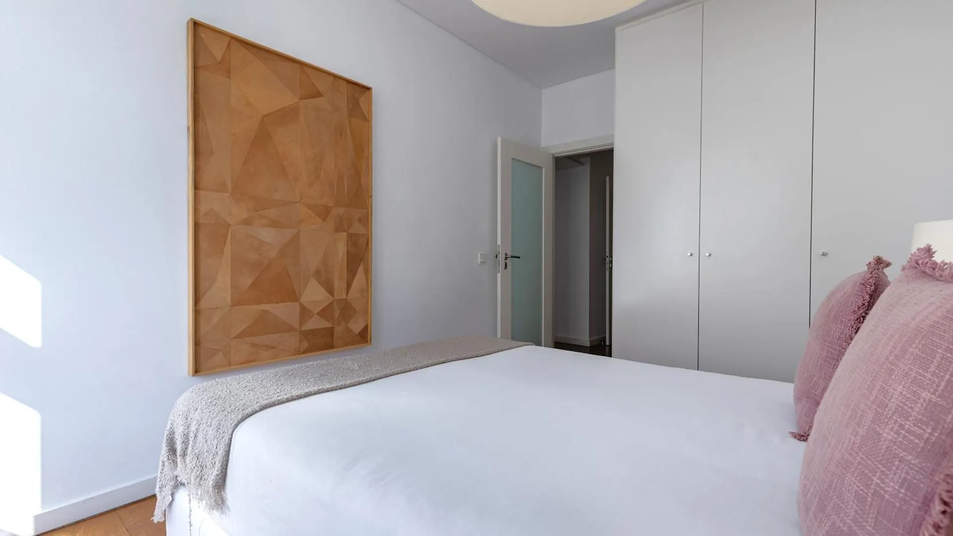 Lovelystay - Chiado 3Bedroom Wonder Lisbon